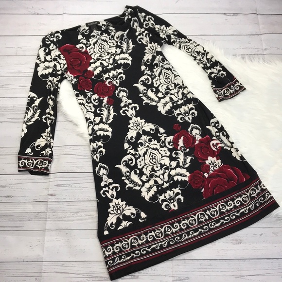 White House Black Market Dresses & Skirts - White House Black Market Damask Floral Dress